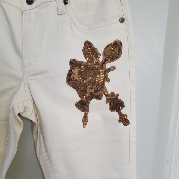 NWOT VENUS off-white Capri Jeans - Picture 3 of 5